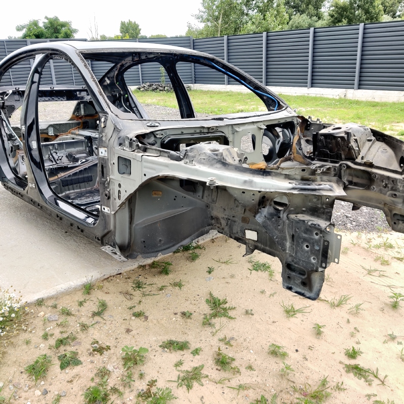 Четверть Volvo S60 III 18-24 2.0 передня права OEM 32348632