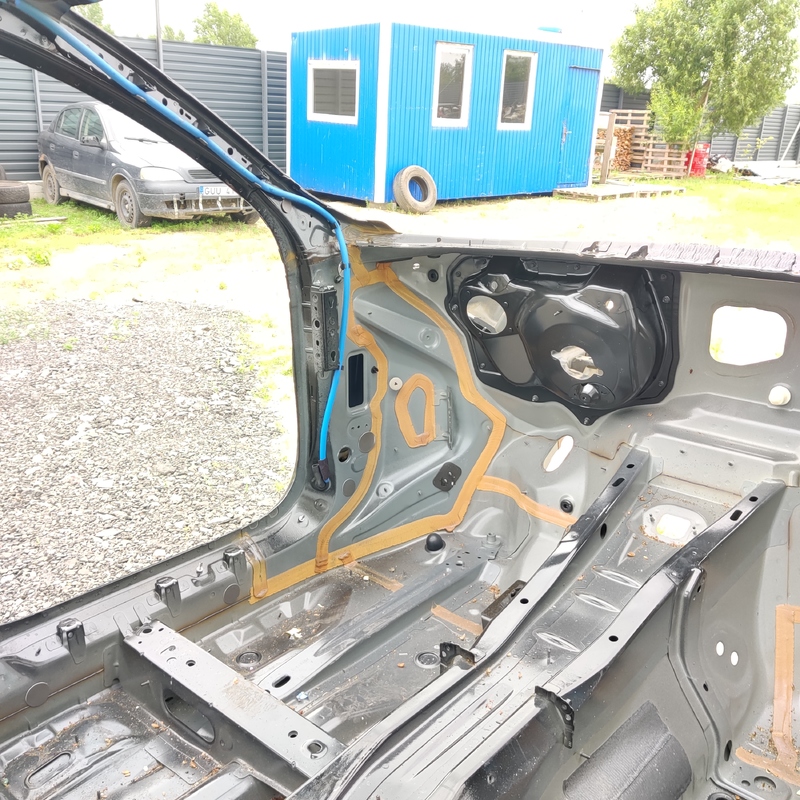 Четверть передня ліва Volvo S60 III (19-24) 2.0Б 32318538
