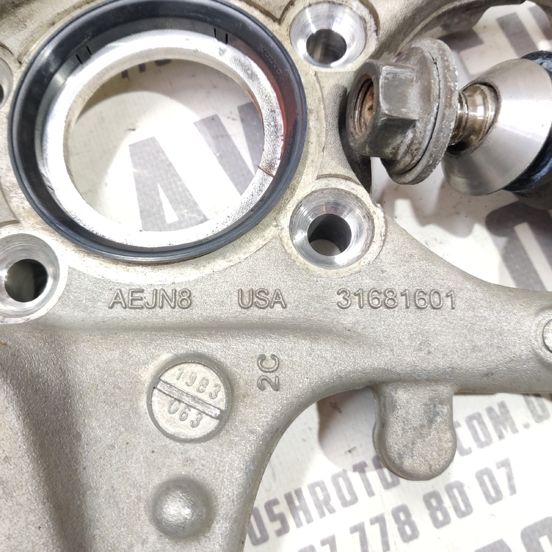 Кулак передній лівий Volvo S60 III (18-24) 2.0Б 31681601