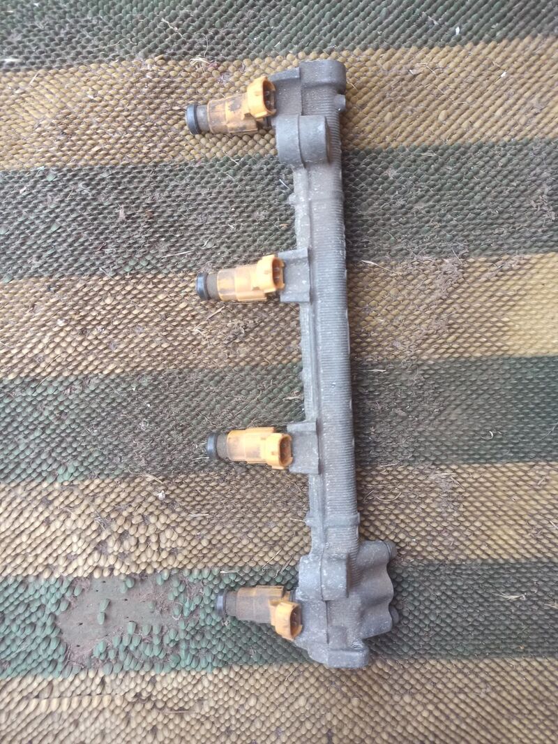 Паливна форсунка Mitsubishi Galant 8 (96-03) 2.0 бензин