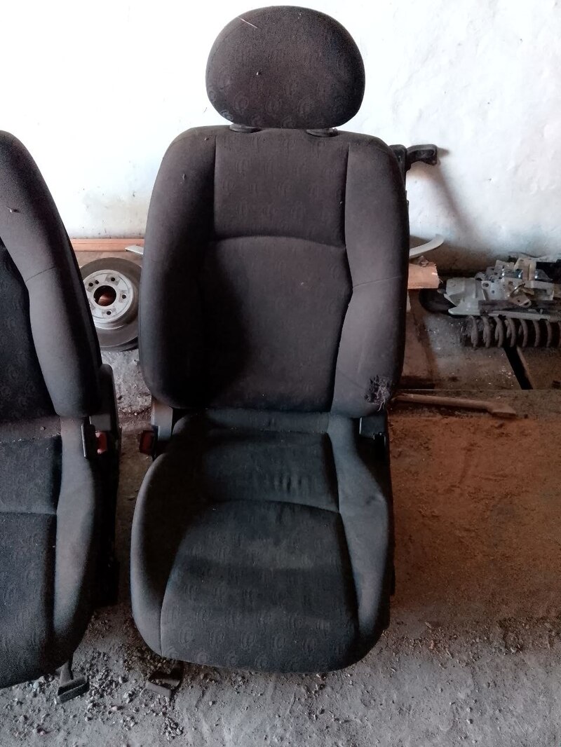 Сидіння передні Mercedes-Benz C-Class W203 (00-06)
