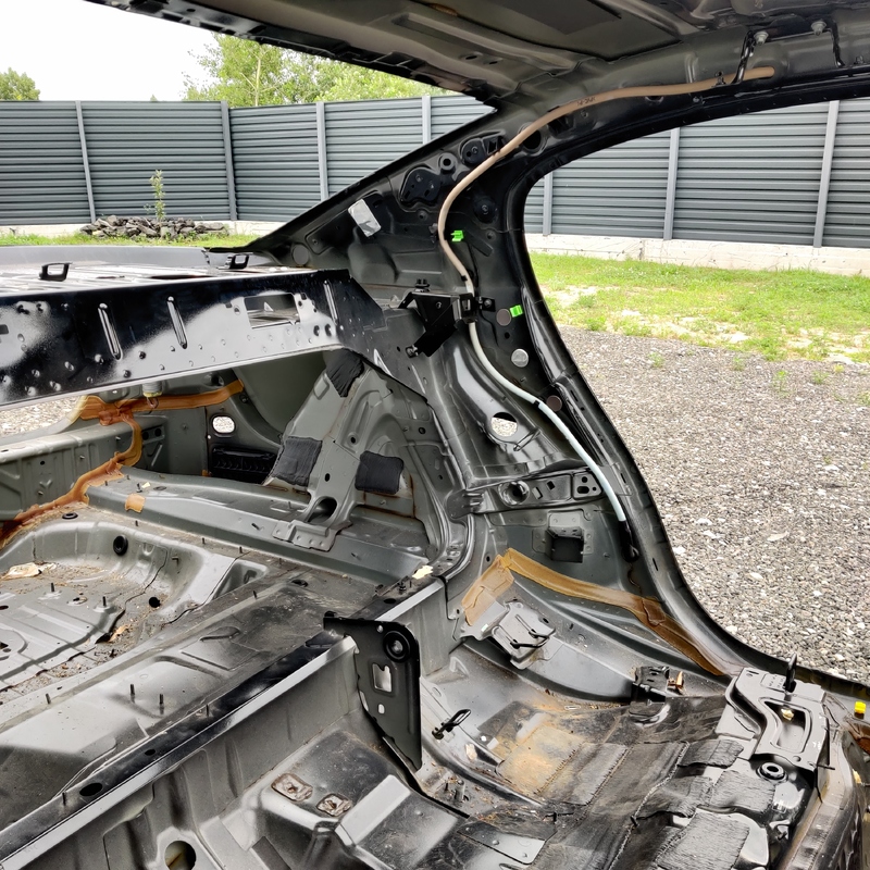 Четверть задня ліва Volvo S60 III (18-24) 2.0 Бенз 32132060