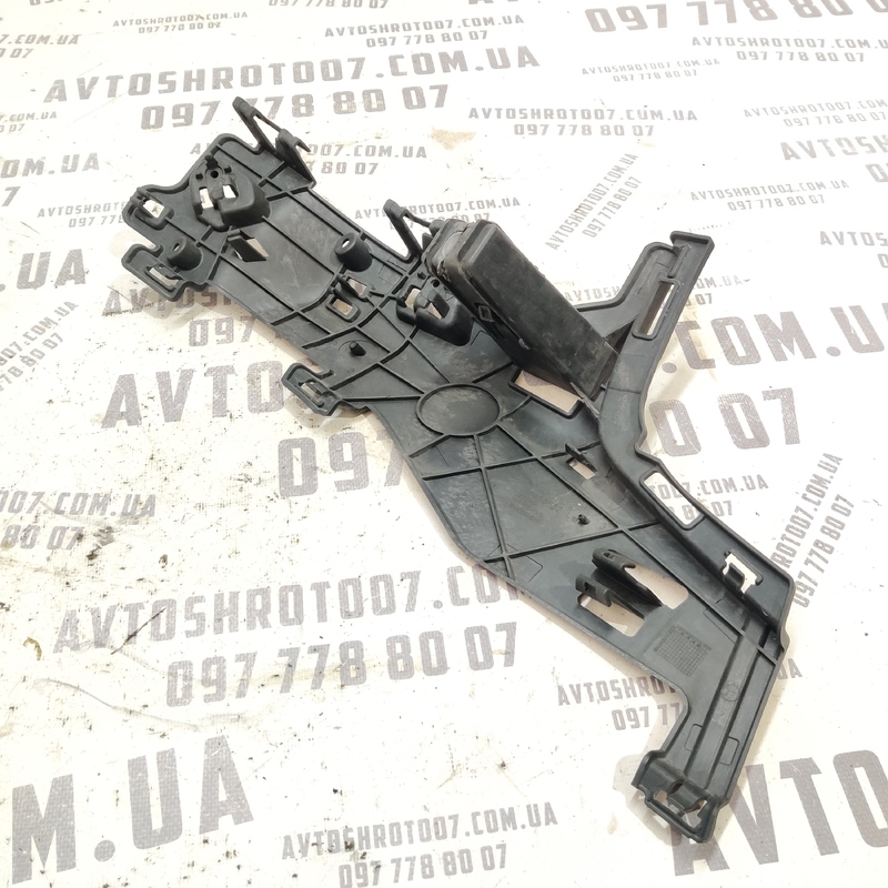 Кронштейн бампера Volvo S60 III 18- 2.0Б пер лів 31455652
