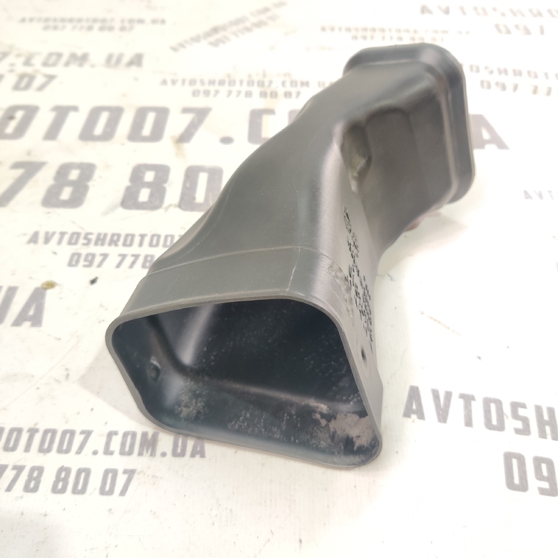Воздуховод Volvo S60 III (18-24) 2.0 Бензин 31474810