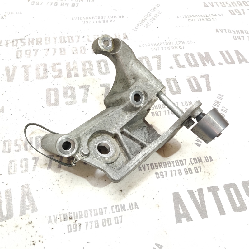 Кронштейн подушки Volvo S60 III 18-24 2.0Б правий 31430470