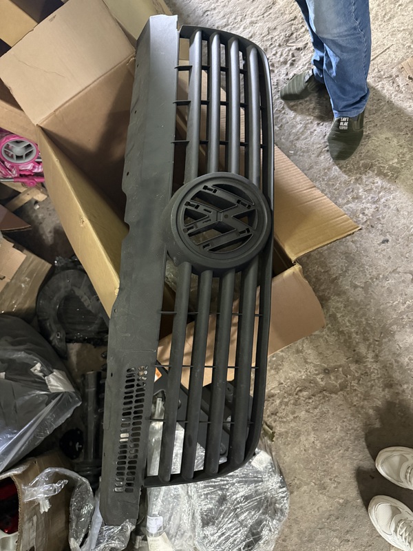 Решітка радіатора Volkswagen Transporter T5 (03-09)