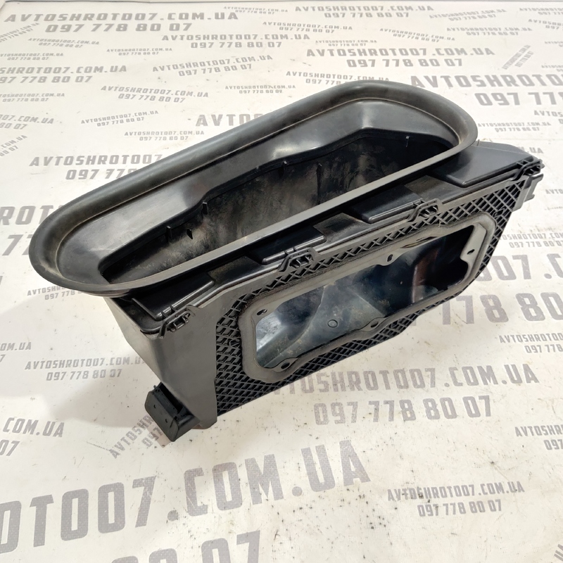 Воздуховод Volvo S60 III SPA (18-) 2.0 бензин 32219198