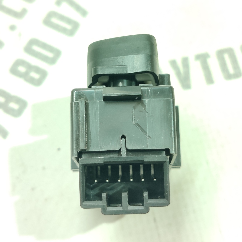 Кнопка ЦЗ передня права Volvo S60 III (18-) 2.0Б 31433410