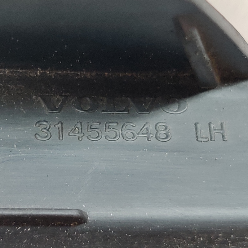Накладка бампера пер ліва Volvo S60 III (18-) 2.0 31455648