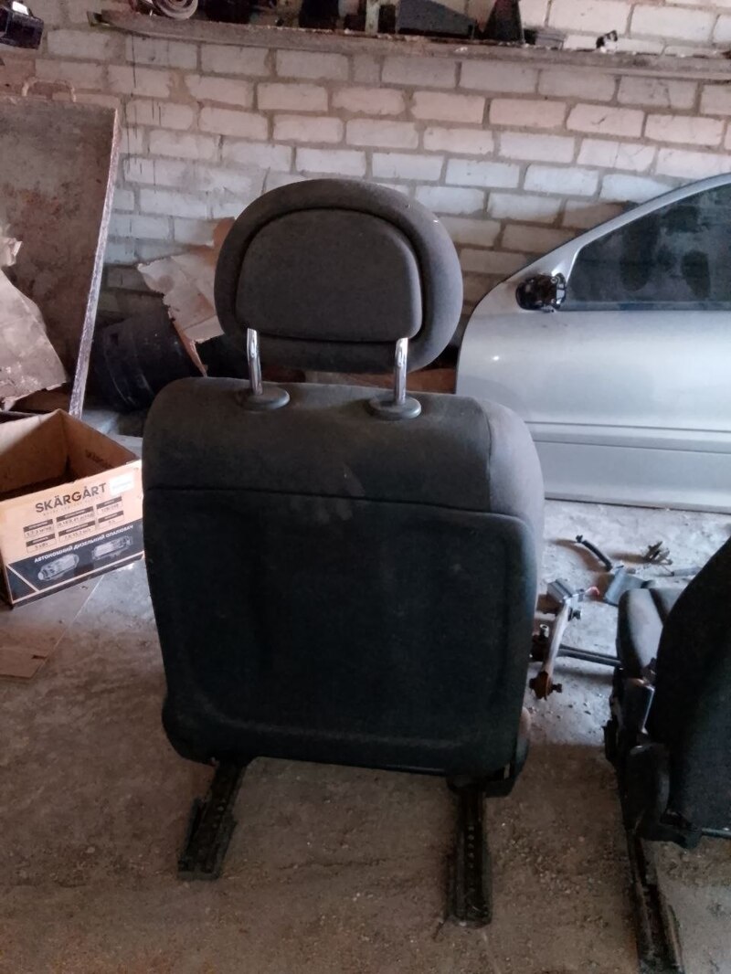 Сидіння передні Mercedes-Benz C-Class W203 (00-06)