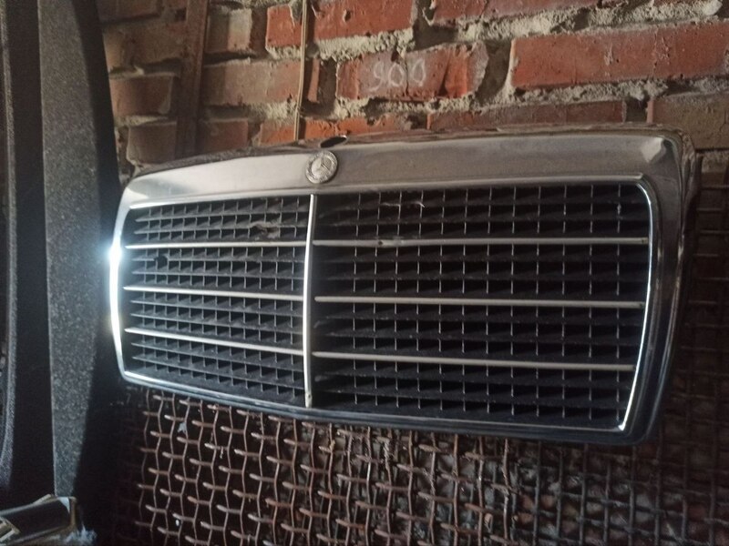 Решітка радіатора Mercedes-Benz E-Class W124 (84-92)
