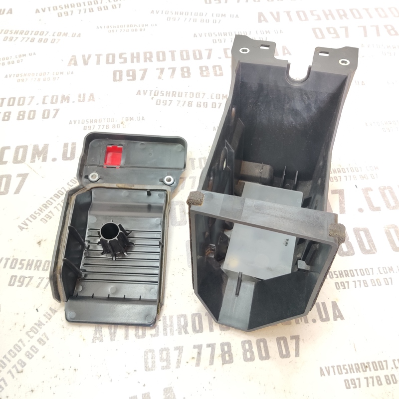 Корпус акумулятора Volvo S60 III (18-) 2.0 бензин 31651454