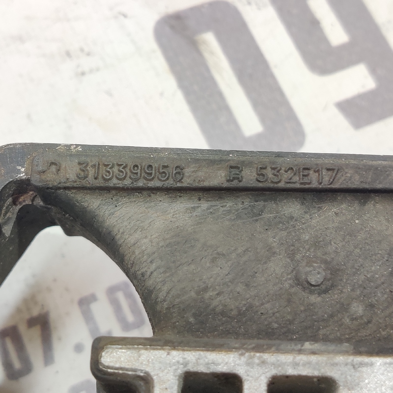 Подушка двигуна Volvo S60 III (19-) 2.0 Бензин OEM 31359890