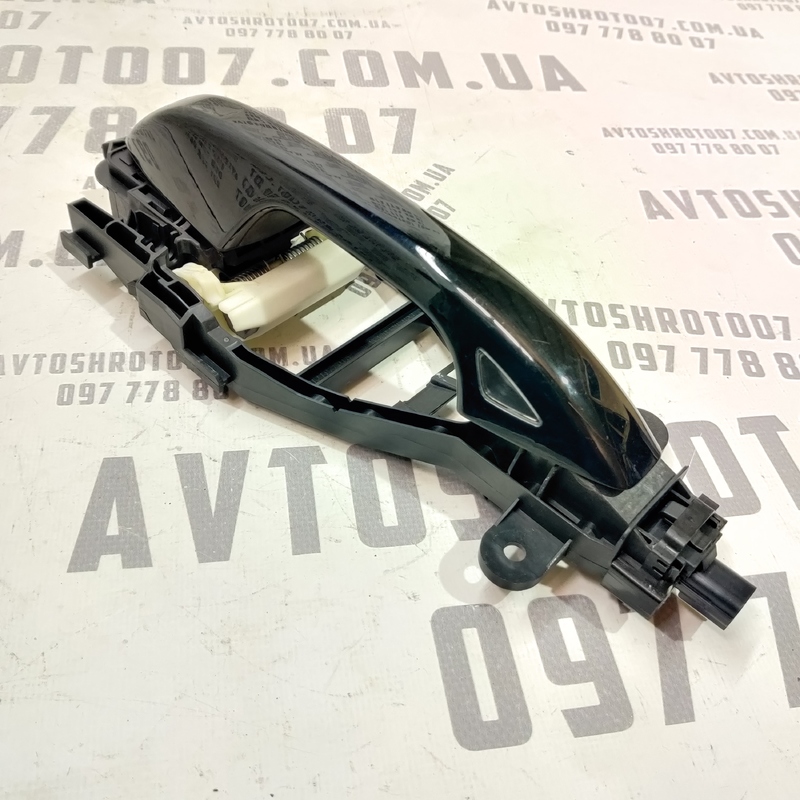 Ручка зовнішня Volvo S60 III 18- 2.0Б пер. права 30747097