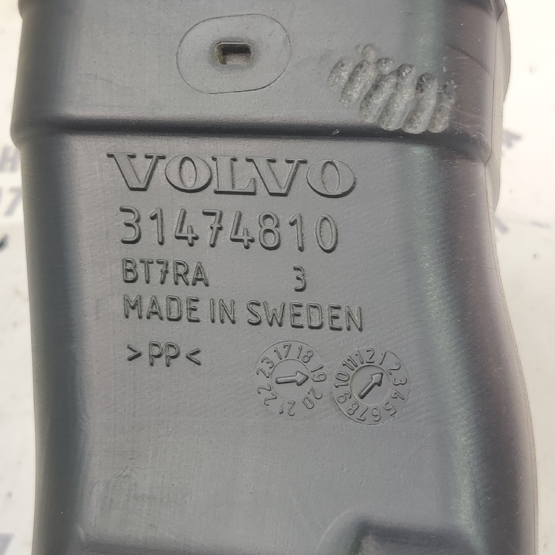 Воздуховод Volvo S60 III (18-24) 2.0 Бензин 31474810