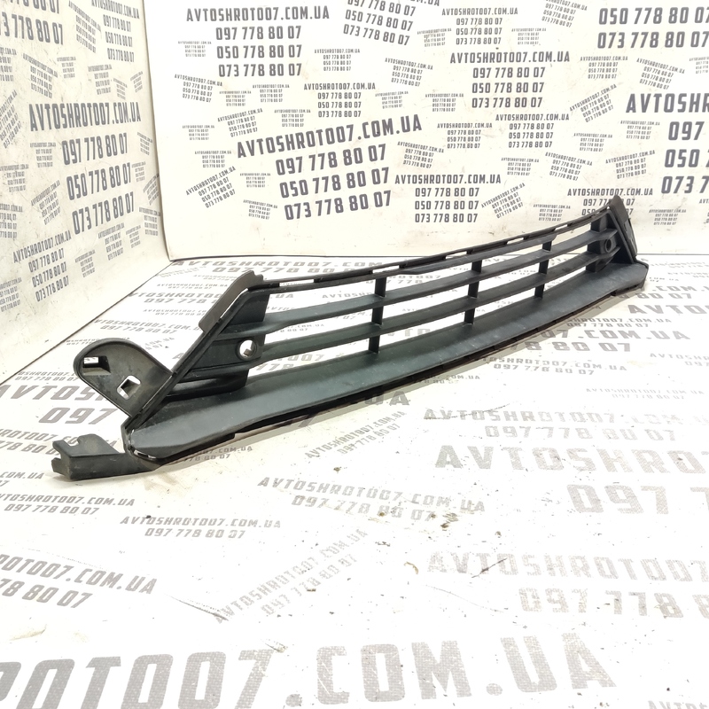 Решітка радіатора нижня Volvo S60 III (18-24) 2.0 31455655