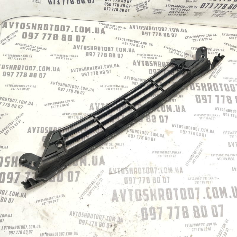 Решітка радіатора нижня Volvo S60 III (18-24) 2.0 31455655