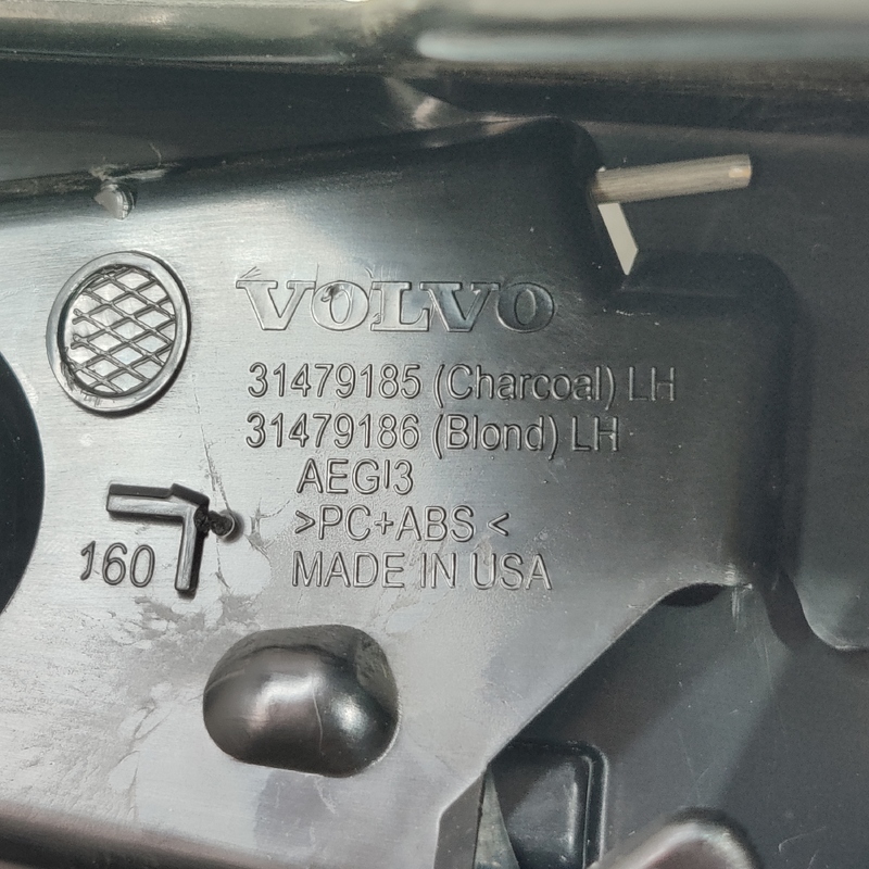 Накладка салону задня ліва Volvo S60 (18-24) 2.0 31479185