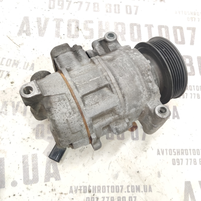 Компресор кондиціонера Audi A4 B8 (07-15) 2.0D 8K0260805E