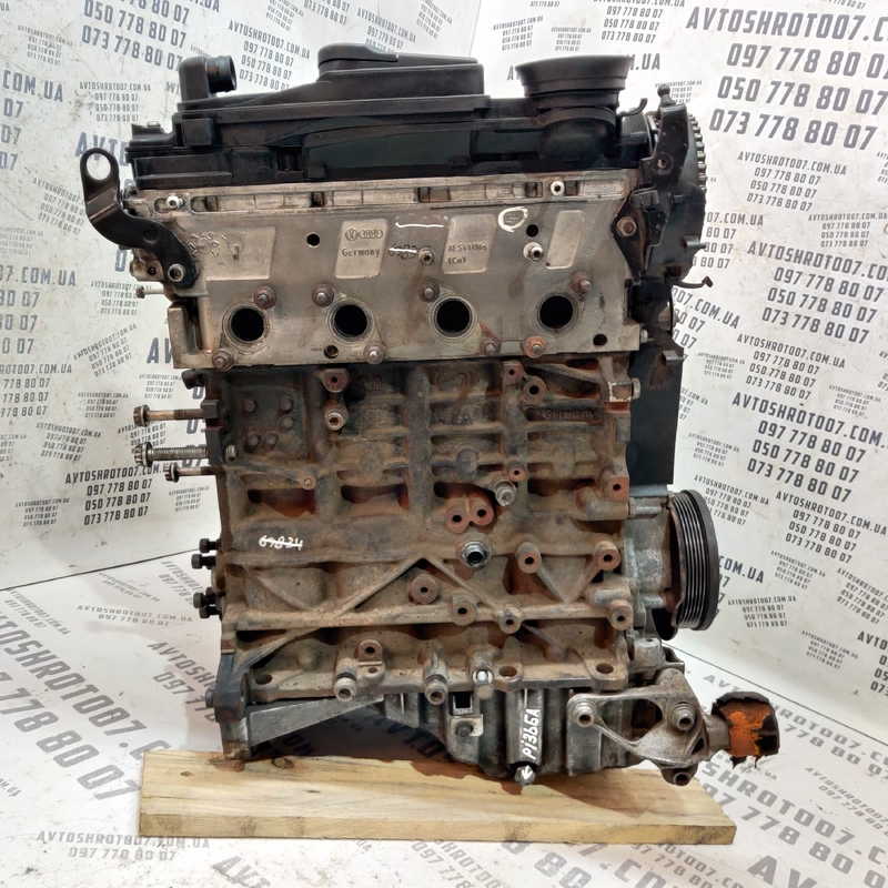 Двигун Audi A4 B8
