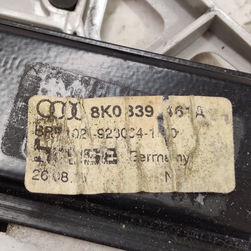 Склопідіймач задній лівий Audi A4 B8 (07-15) 2.0 Дизель