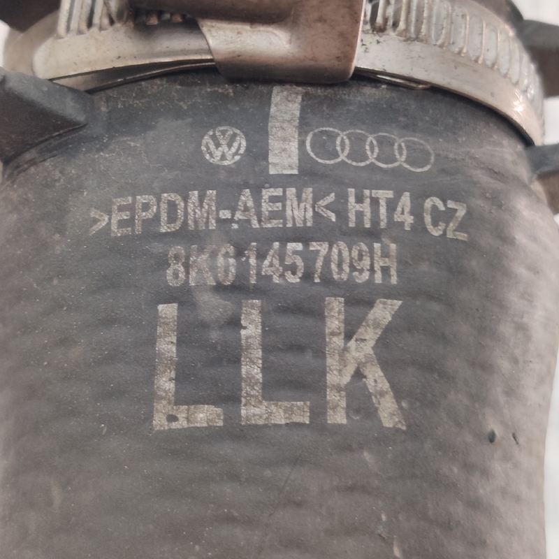 Патрубок інтеркулера Audi A4 B8 07-15 2.0D лів 8K0145709H