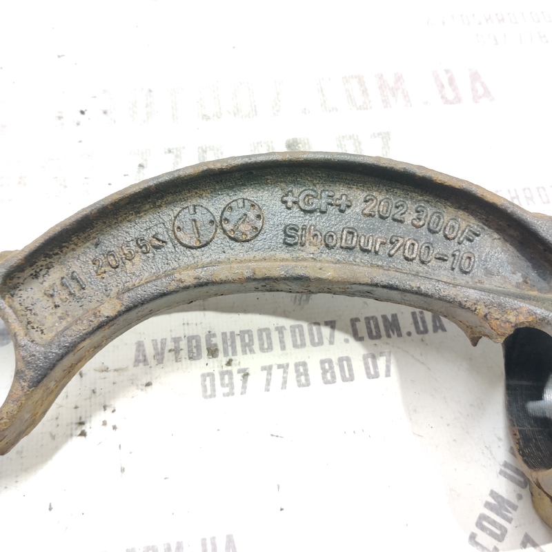 Кронштейн амортизатора Audi A4 B8 07-15 2.0D перед лів ниж