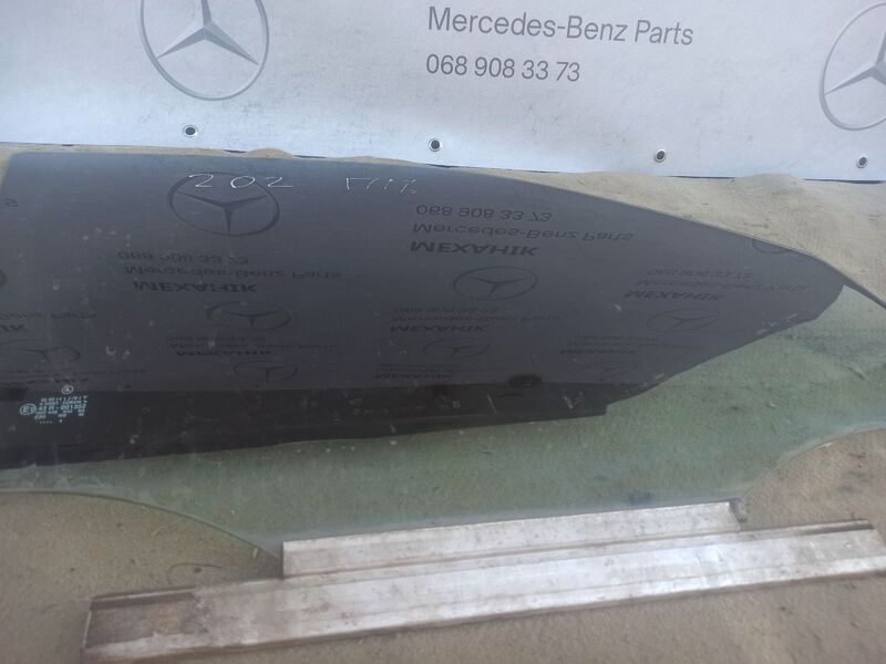 Скло дверей Mercedes-Benz C-Class W202 фото 2