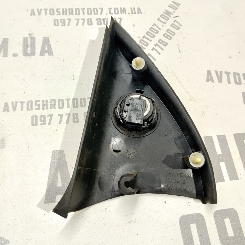 Накладка салону передня права Opel Astra G (97-09) 2.0D