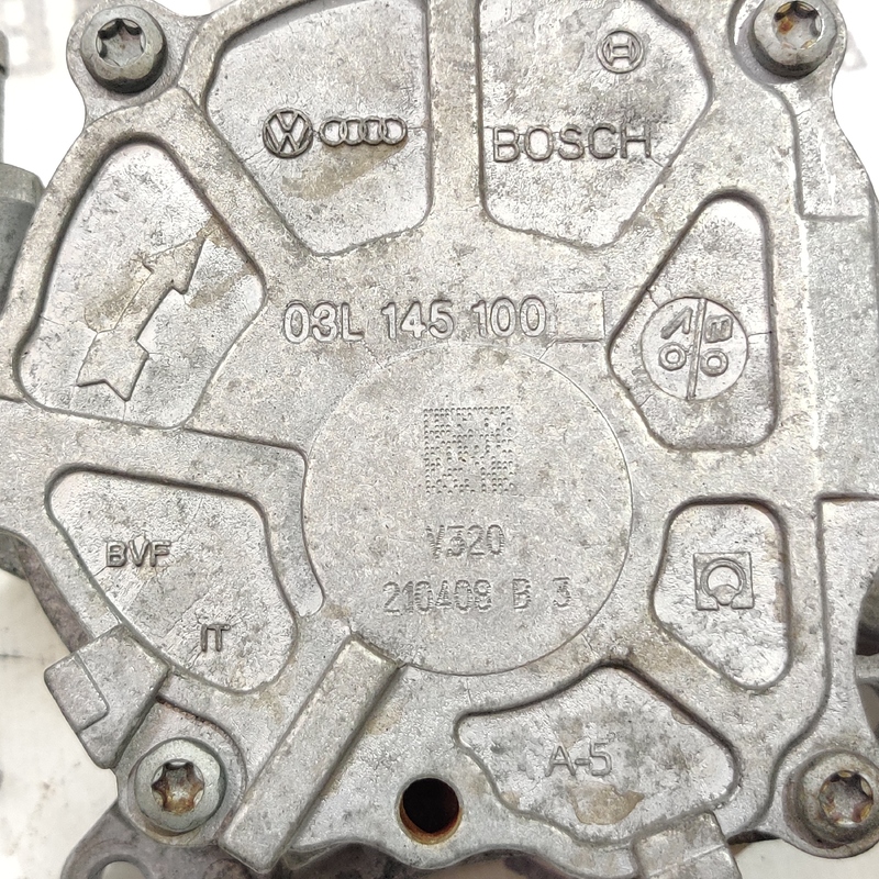 Насос вакуумний Audi A4 B8