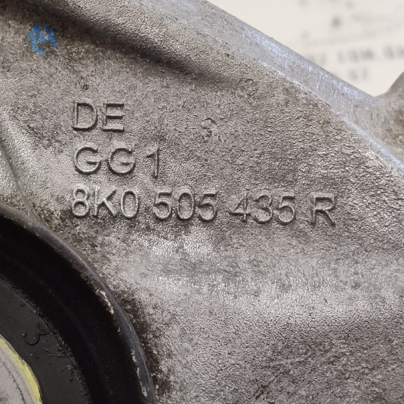 Цапфа Audi A4 B8 (07-15) 2.0 Дизель задня ліва