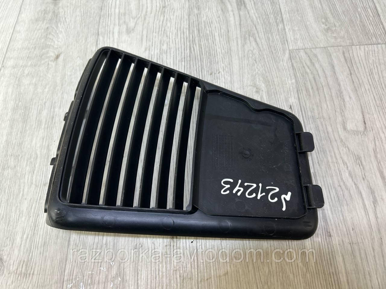Накладка/обличчя карт багажника права (універсал) Peugeot 308 (07-13) OE:9681528577