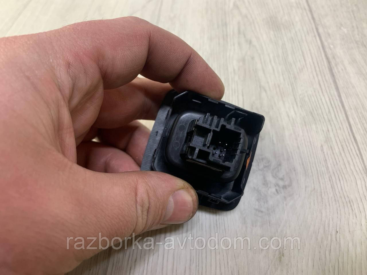 Кнопка / перемикач фаркопа Renault Scenic 3 (09-), Grand Scenic 3 OE:283951618R