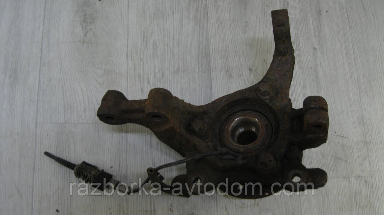 Поворотний кулак передній правий (ступиця/дряпфа) Opel Zafira B (2005-2010) OE:13197809 Дефект!!!