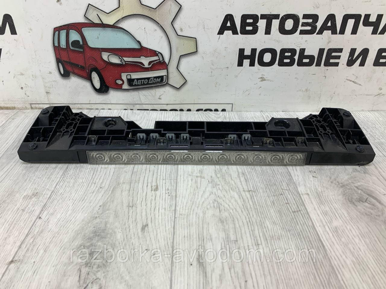 Ліхтар Стоп-сигнал задній на кришку багажника (універсал) Peugeot 407 SW (04-10) OE: 9647734980