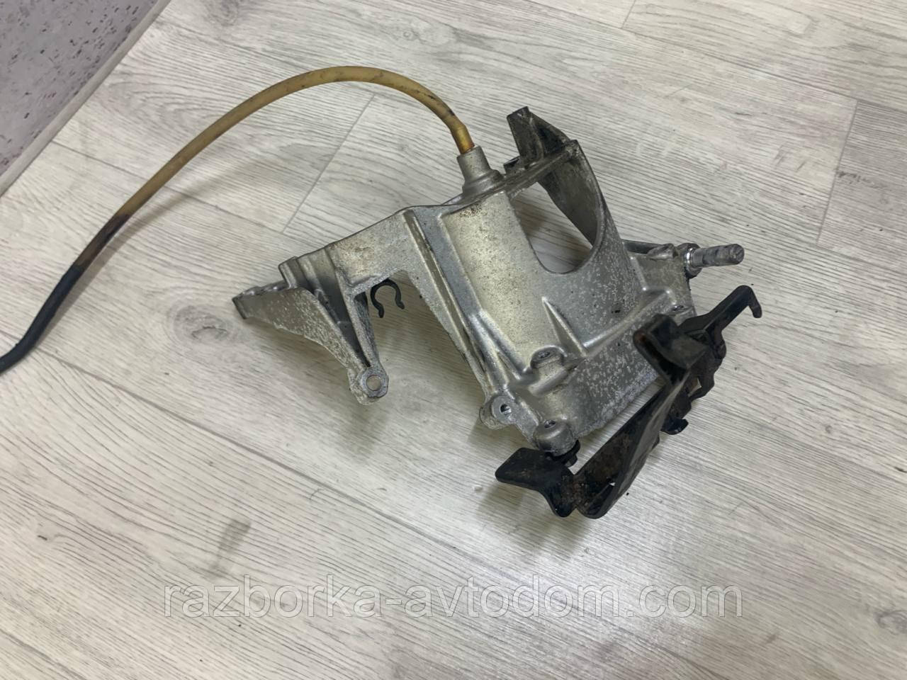 Кронштейн паливного фільтра 1.6HDI Peugeot 308 (07-16) OE:9672309580