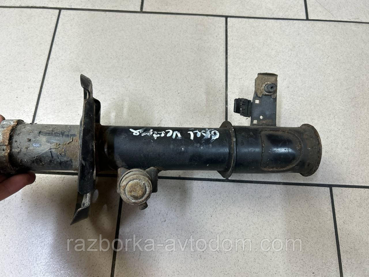 Амортизатор передній лівий Opel Vectra C, Signum OE:334635