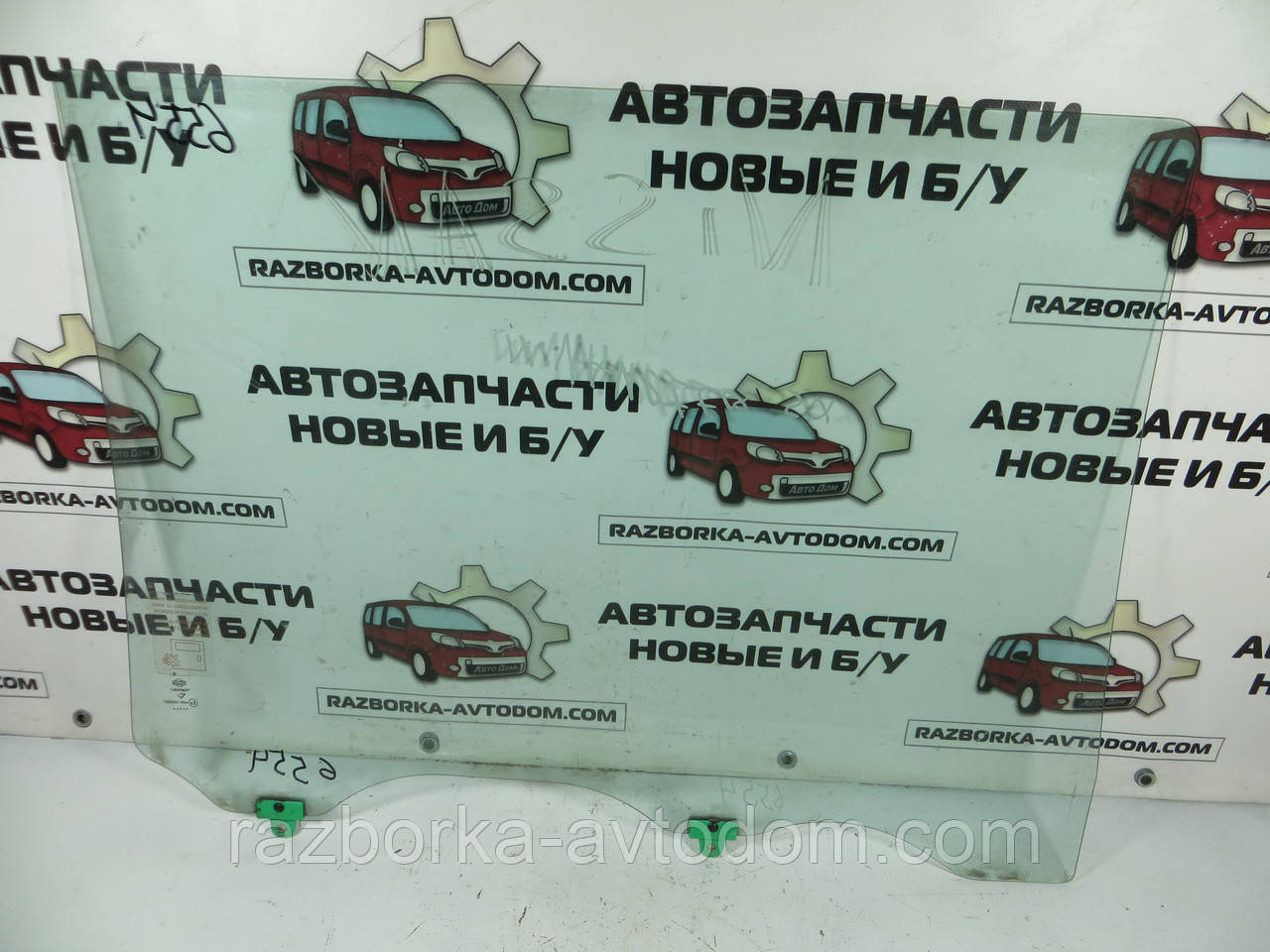 Скло дверей лівого бічного (від'їзного) Nissan Vanette C23 (1991-2001). ОЕ: 823017C300