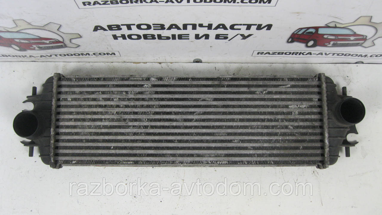 Радіатор інтеркулера Opel Vivaro (2001-2010), Renault Trafic 2 (2001-2014) OE:7700312903