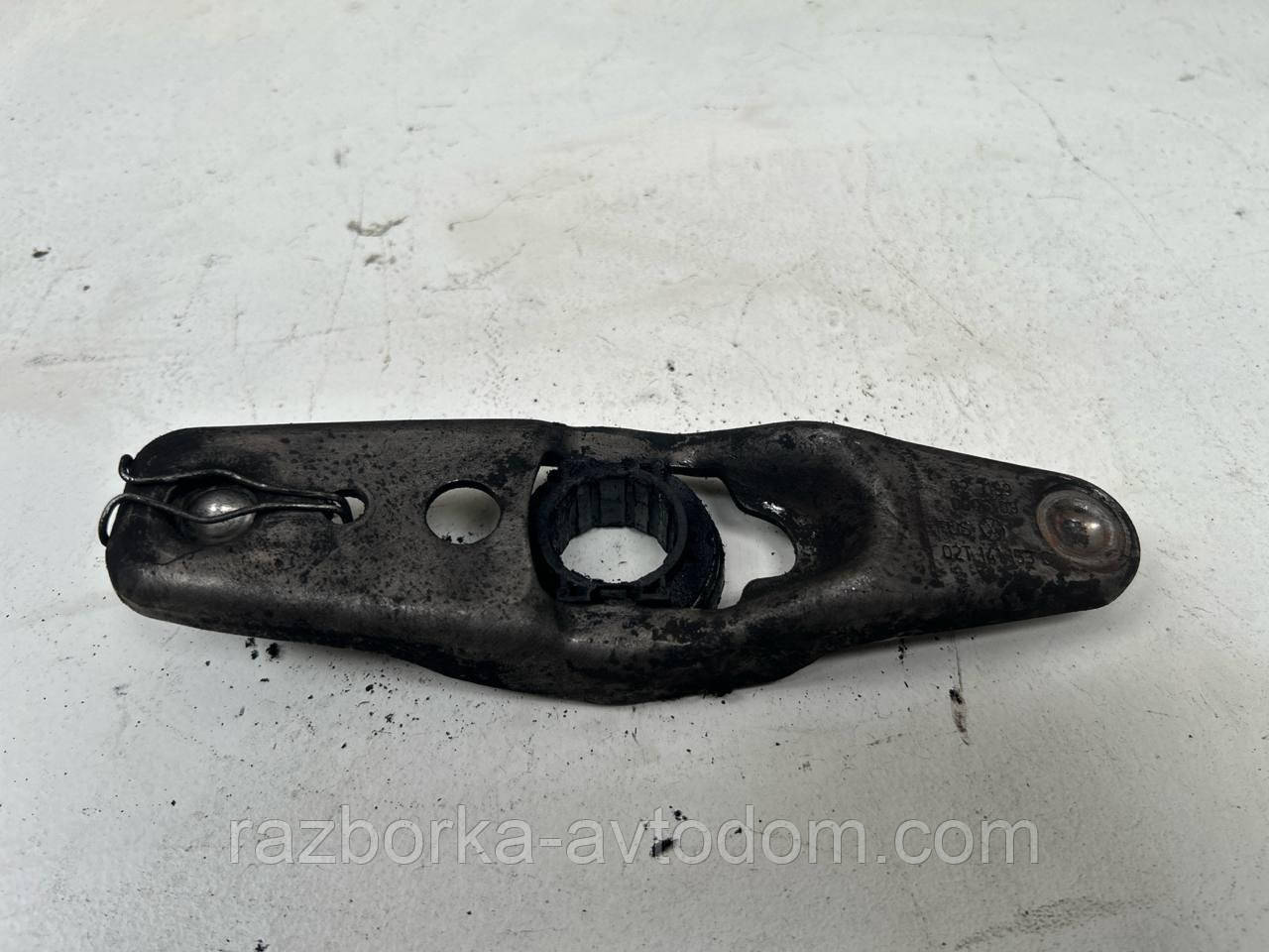 Виделка знебарвлення (коробки передач) VW Polo 4, Skoda Fabia 1, Seat Ibiza 4, Cordoba OE:02t14153c