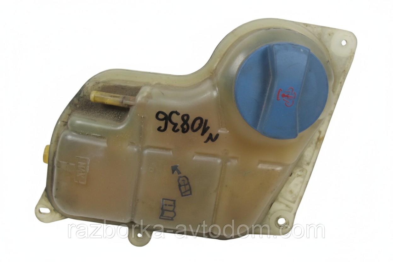 Розширювальний бачок VW Passat B5 (1997-2000) OE:8D0121403L