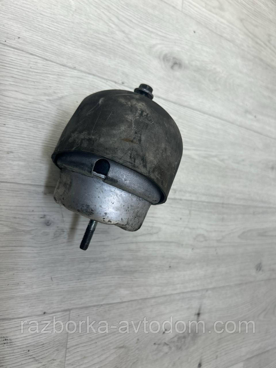 Подушка двигуна передня права Skoda Superb 1 (02-08) OE:11486 8620