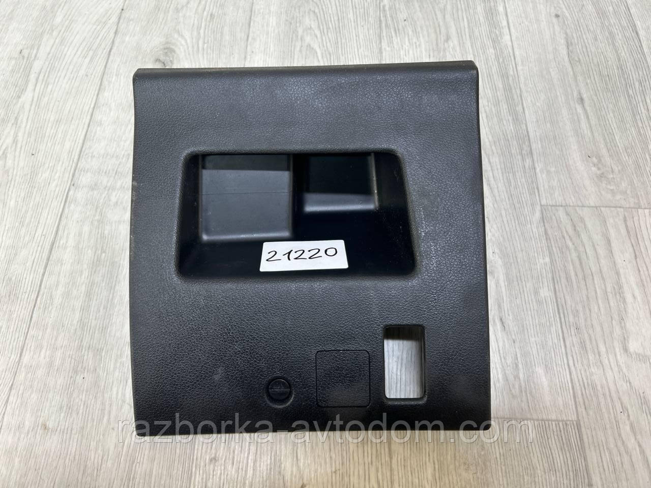 Накладка торпеді (бардачок) Peugeot 308 (07-13) OE:9655992877