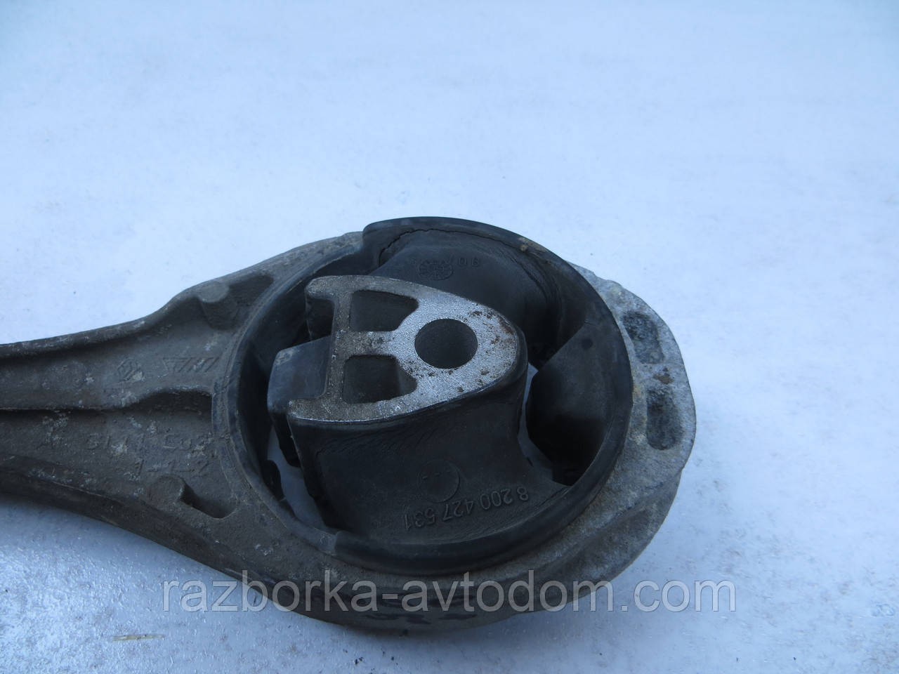 Подушка КПП задня (опора двигуна) Renault Kangoo (08-13) 8200427531