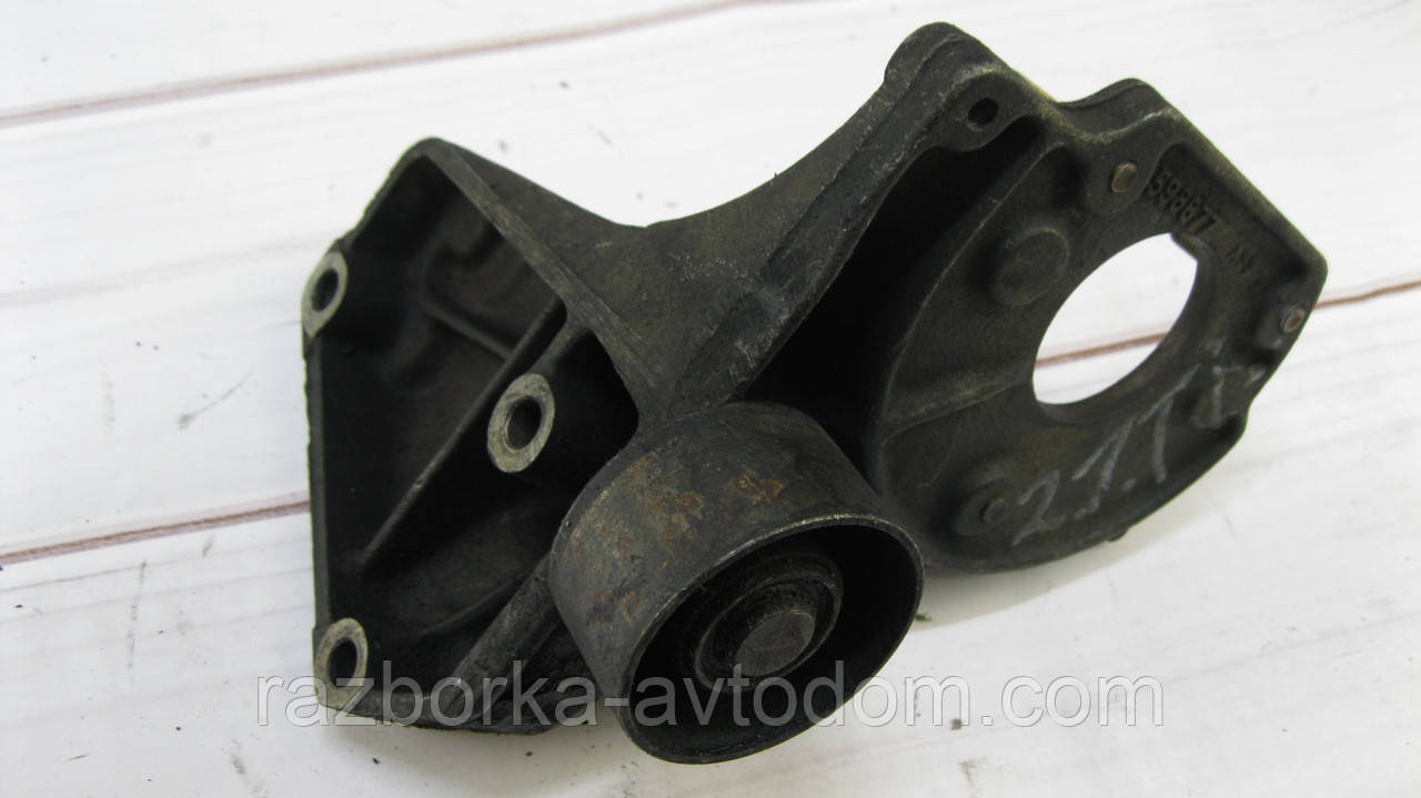Кронштейн ТНВД Renault Trafic (1980-2001) 2.1TD OE:7700684886, 7701352810