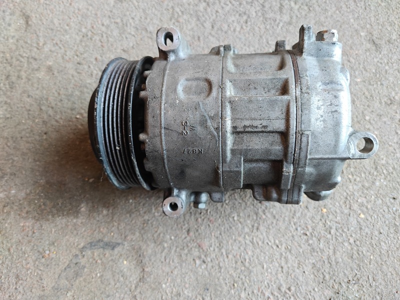 Компресор кондиціонера Jeep Cherokee KL