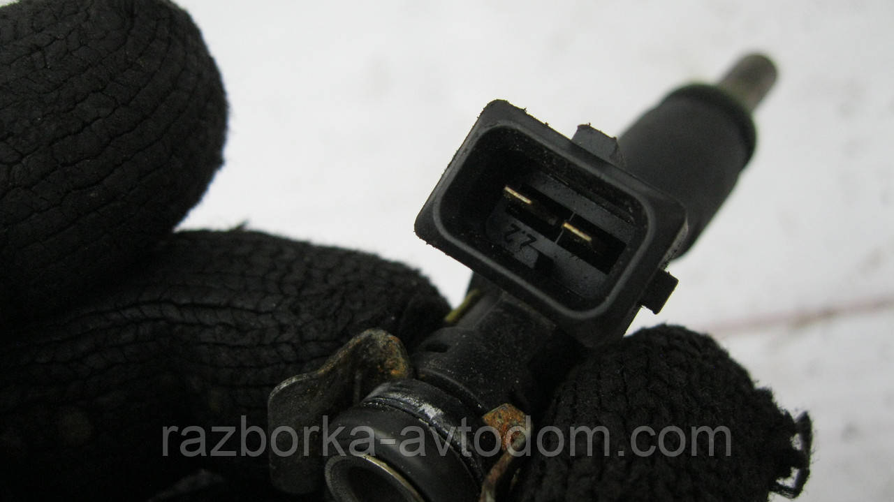 Форсунка паливна бензин Opel Astra H, Vectra C, Chevrolet Cruze 1,8i OE:93185686, 55353806