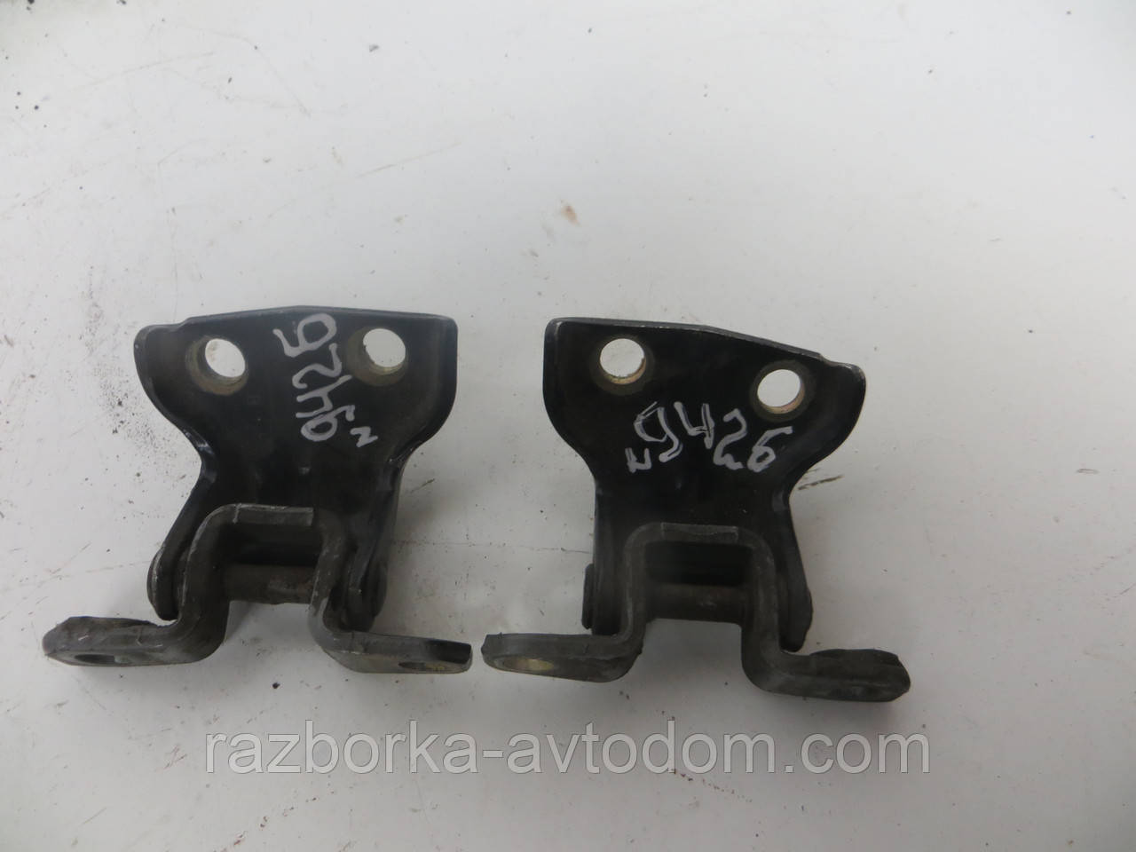 Петля дверей задньої (комплект) Mitsubishi Pajero Sport 1 (1997-2009) OE:MB546471