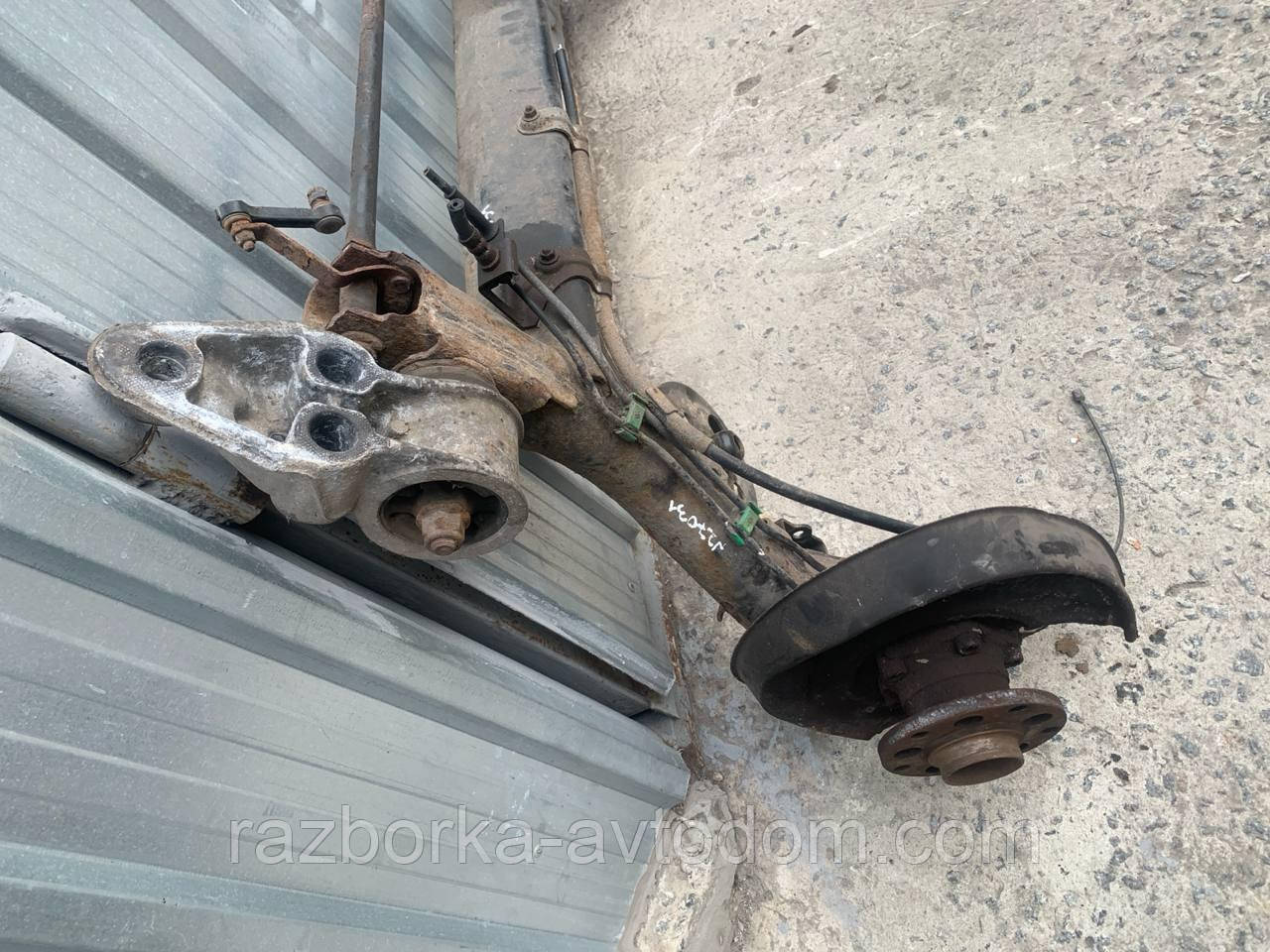 Балка задньої підвіски Skoda Superb 1 (2002-2008) OE: 8E0500051T
