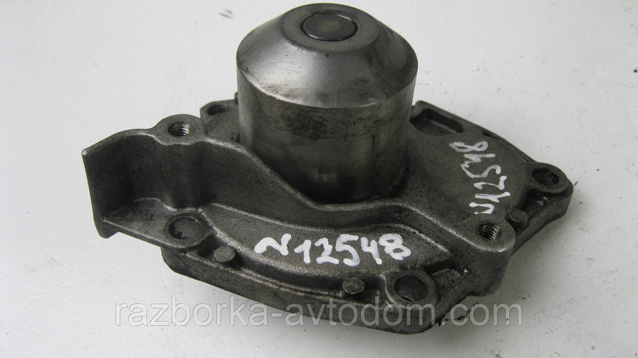 Помпа (водяний насос) Renault Trafic, Opel Vivaro, Nissan Primastar (2000-2014) 1,9CDI OE:7701472182